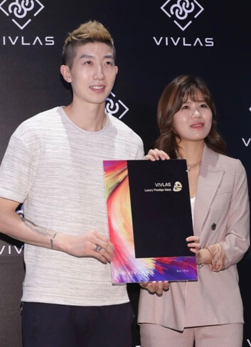 es  Lee Hee-young with her husband, Jo Hyeon-woo.